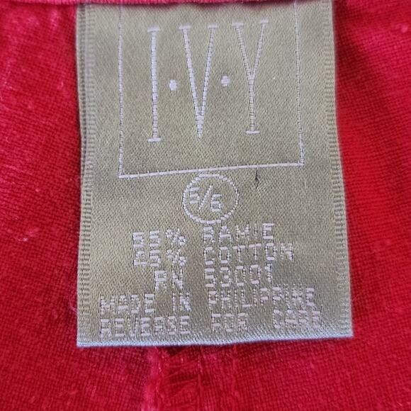 Vtg High Waisted  Red Shorts by IVY with Cargo Style Pockets Women's  Size 5/6 - Picture 3 of 8